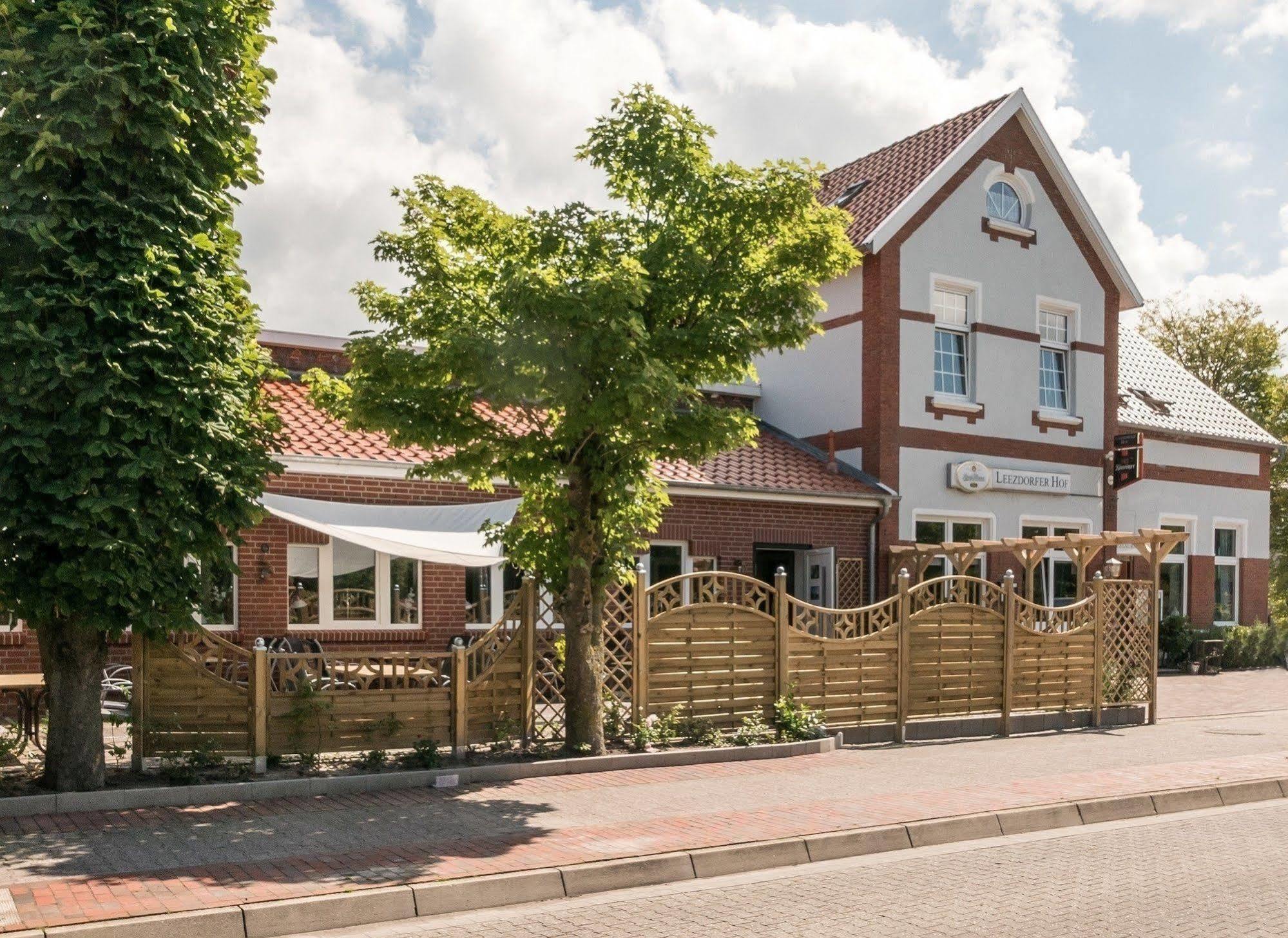 Hotel Leezdorfer Hof Exterior foto